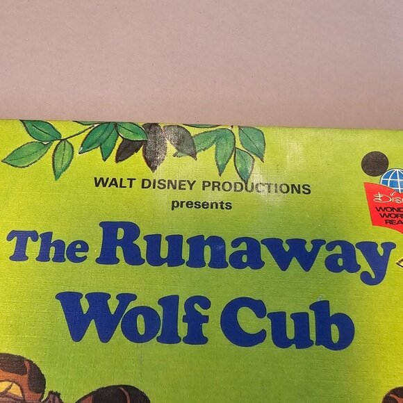 The Runaway Wolf Cub Walt Disney Productions 1980 Hardcover Book Club Edition - Picture 2 of 12